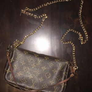 Authentic Louis Vuitton Pouchette